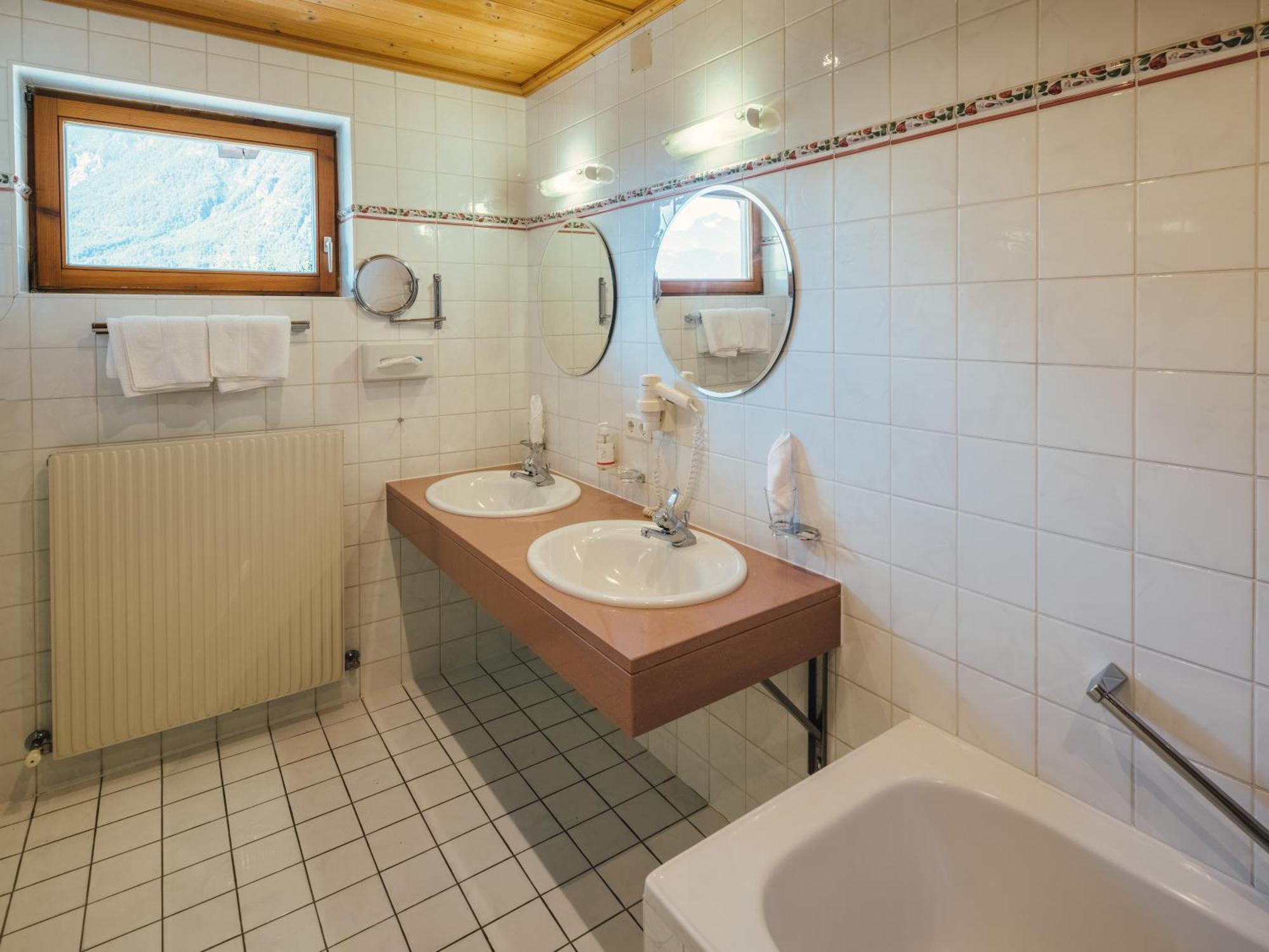 Huber Hotel Tramserhof Landeck Eksteriør bilde